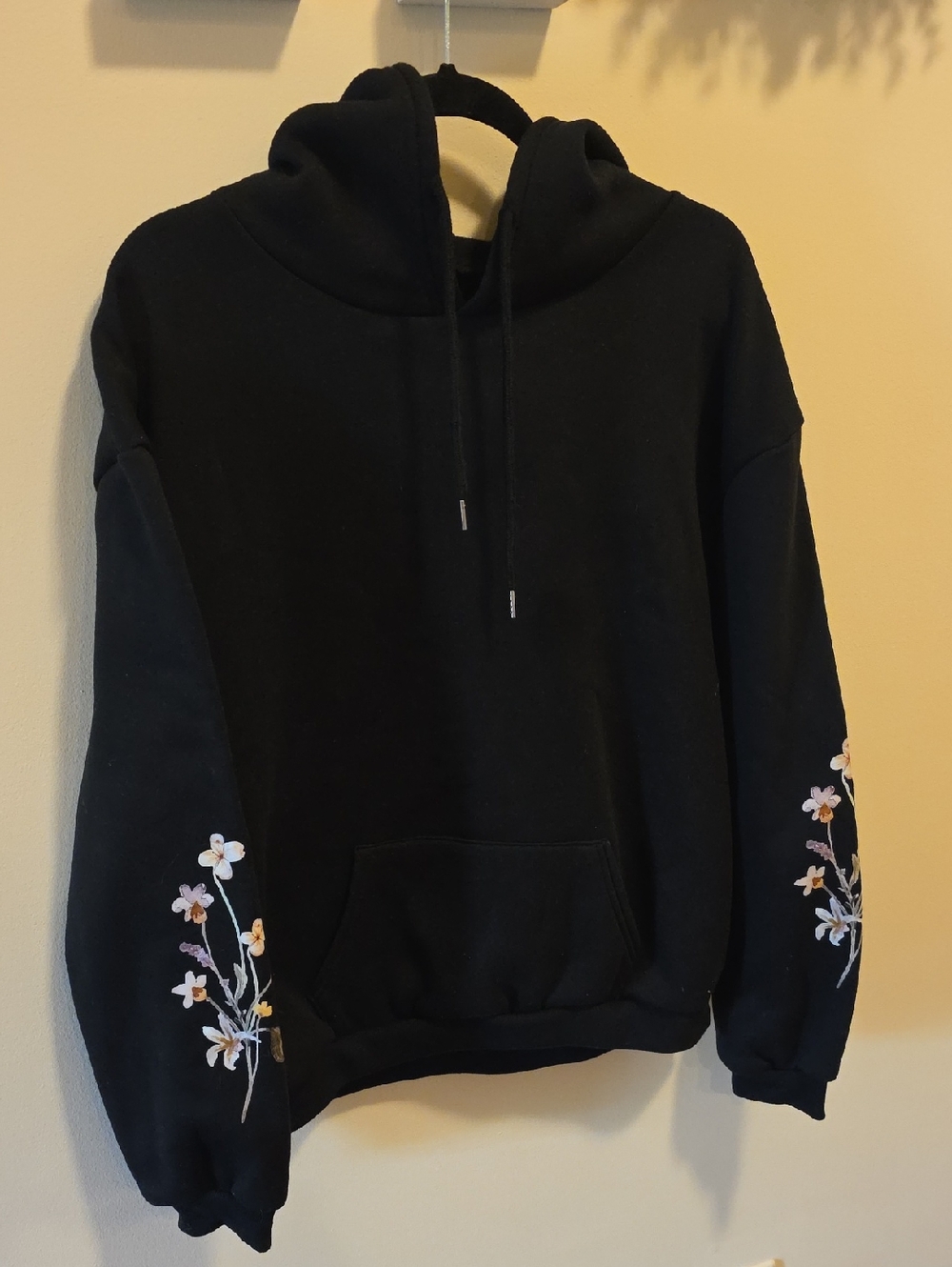 SHEIN Black Hoodie with Floral Sleeve Embroidery